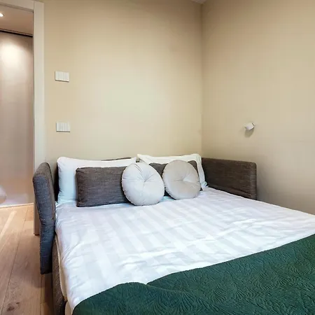 Apartment Belsit - By Myhomeincomo *